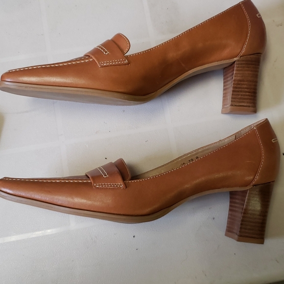 Dress shoes - Picture 2 of 3